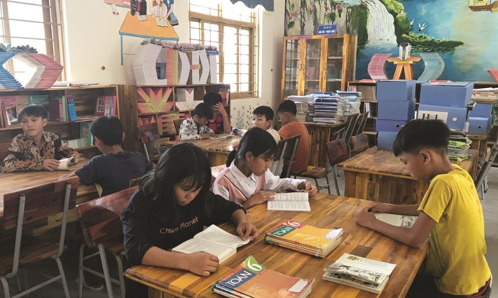 Chương trình mang thư viện đến học sinh nghèo